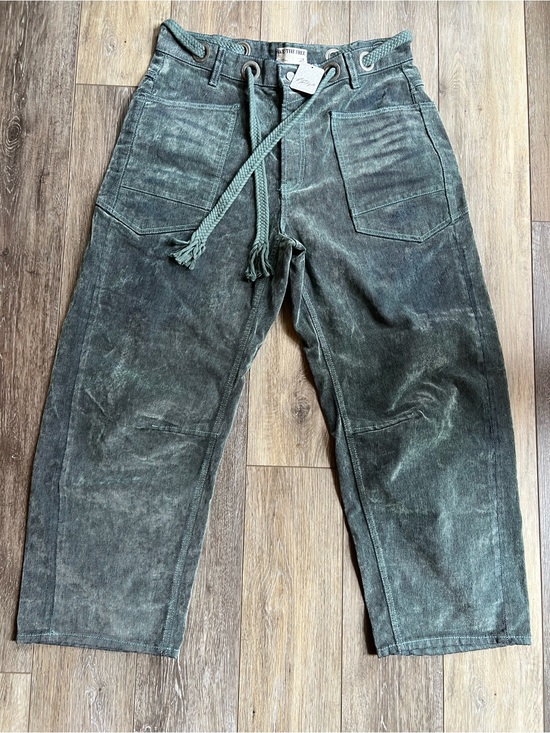 Free People Denim - We The Free Moxie Flocked Velvet Barrel Jeans In Mountain Green NWT Size 29